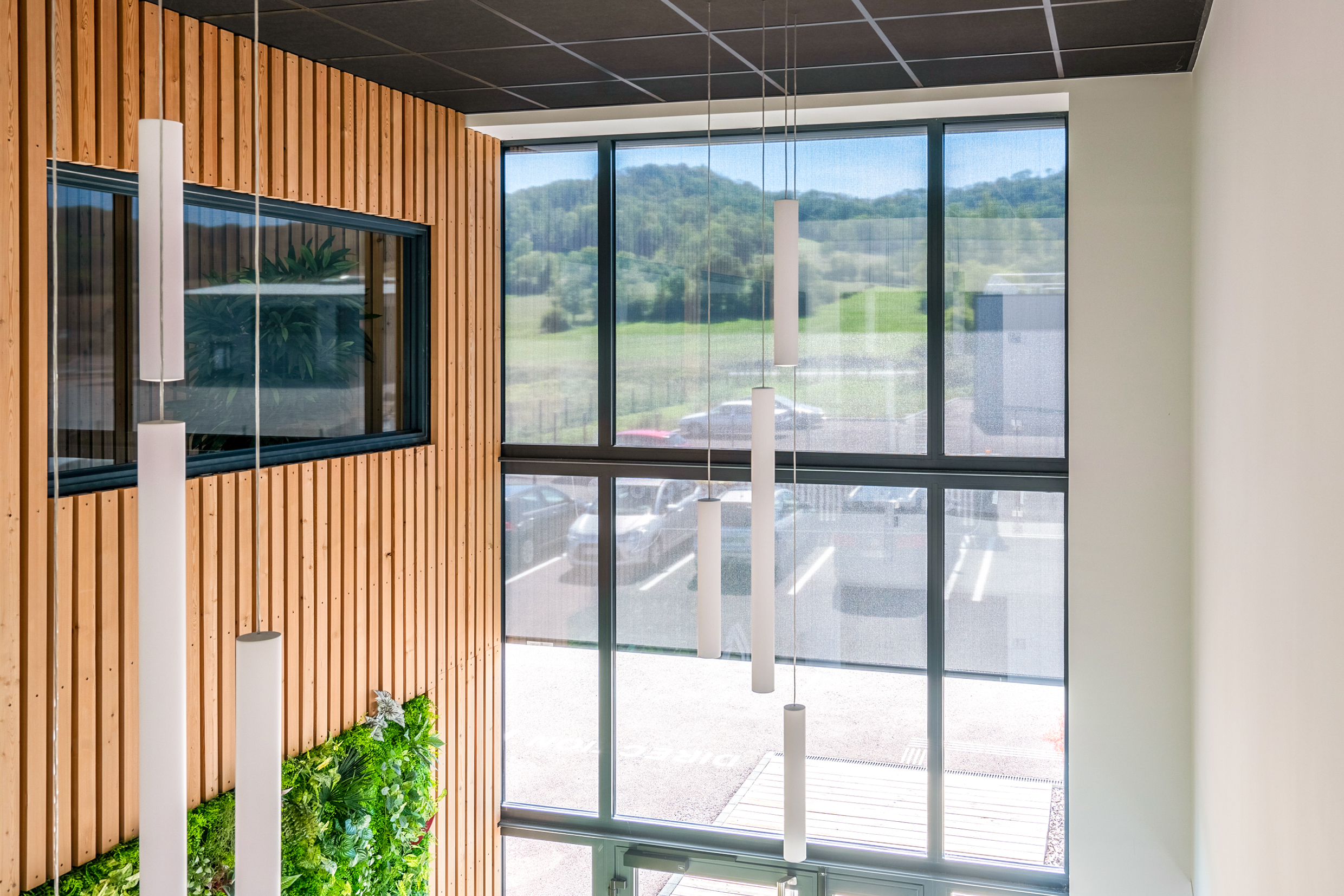 Baie vitrée Screenamax posée par le vitrier, menuiser et serrurier professionnel de l'Oise, le Vitrier Picard.