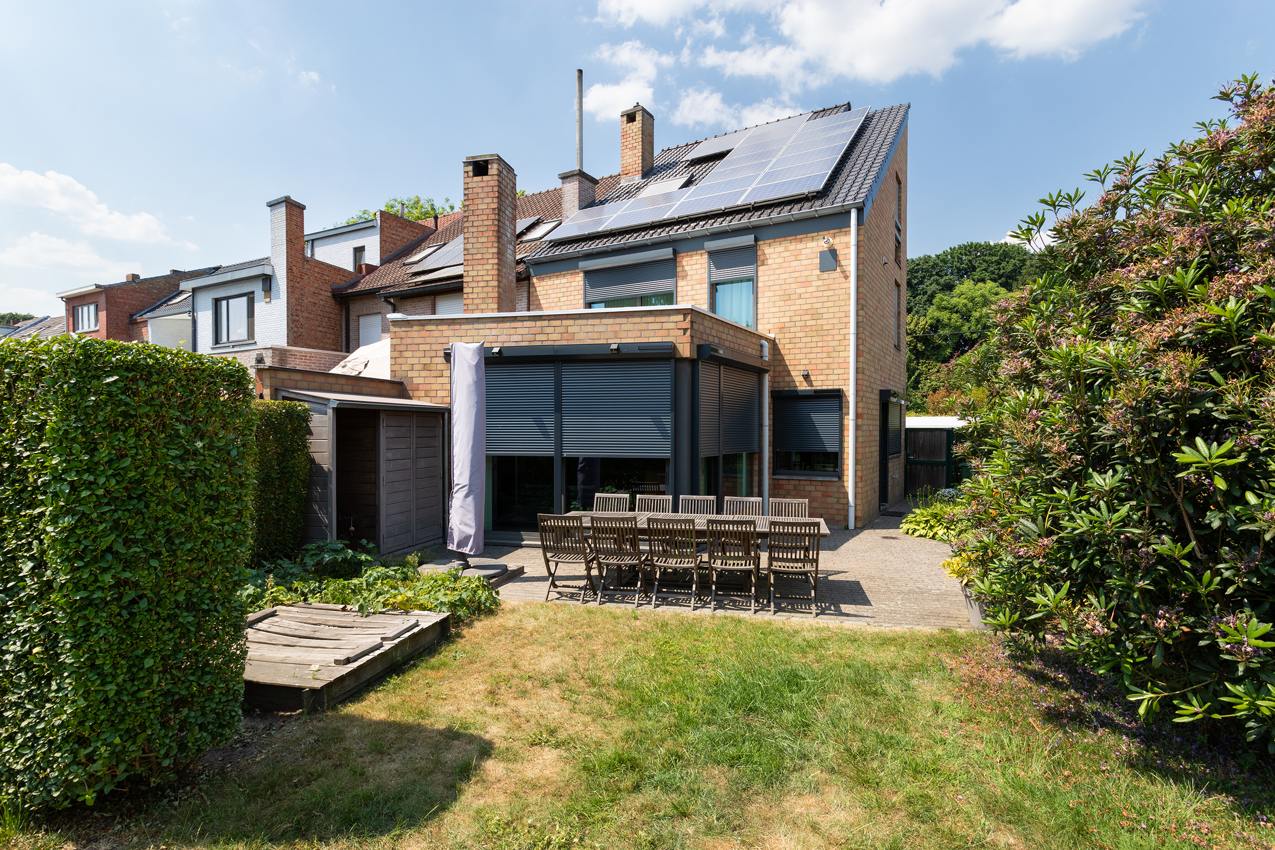 Volet roulant solaire Soprofen posé par le Vitrier Picard dans l'Oise. Vitrier, serrurier et menuisier professionnel.